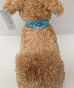 Alternative view of Hondje met naam op de halsband