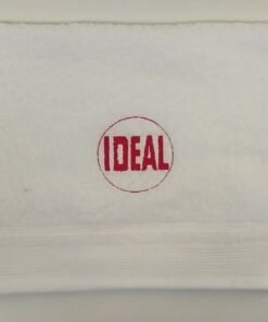 Alternative view of Uw logo op een badhanddoek