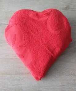 Hamamdoek gevouwen in hartvorm