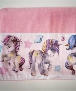 Badlaken met unicorns 70 x 140 cm.